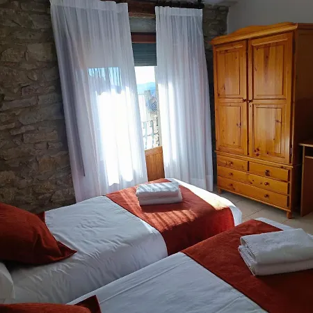 ホテル D' Ares 2*